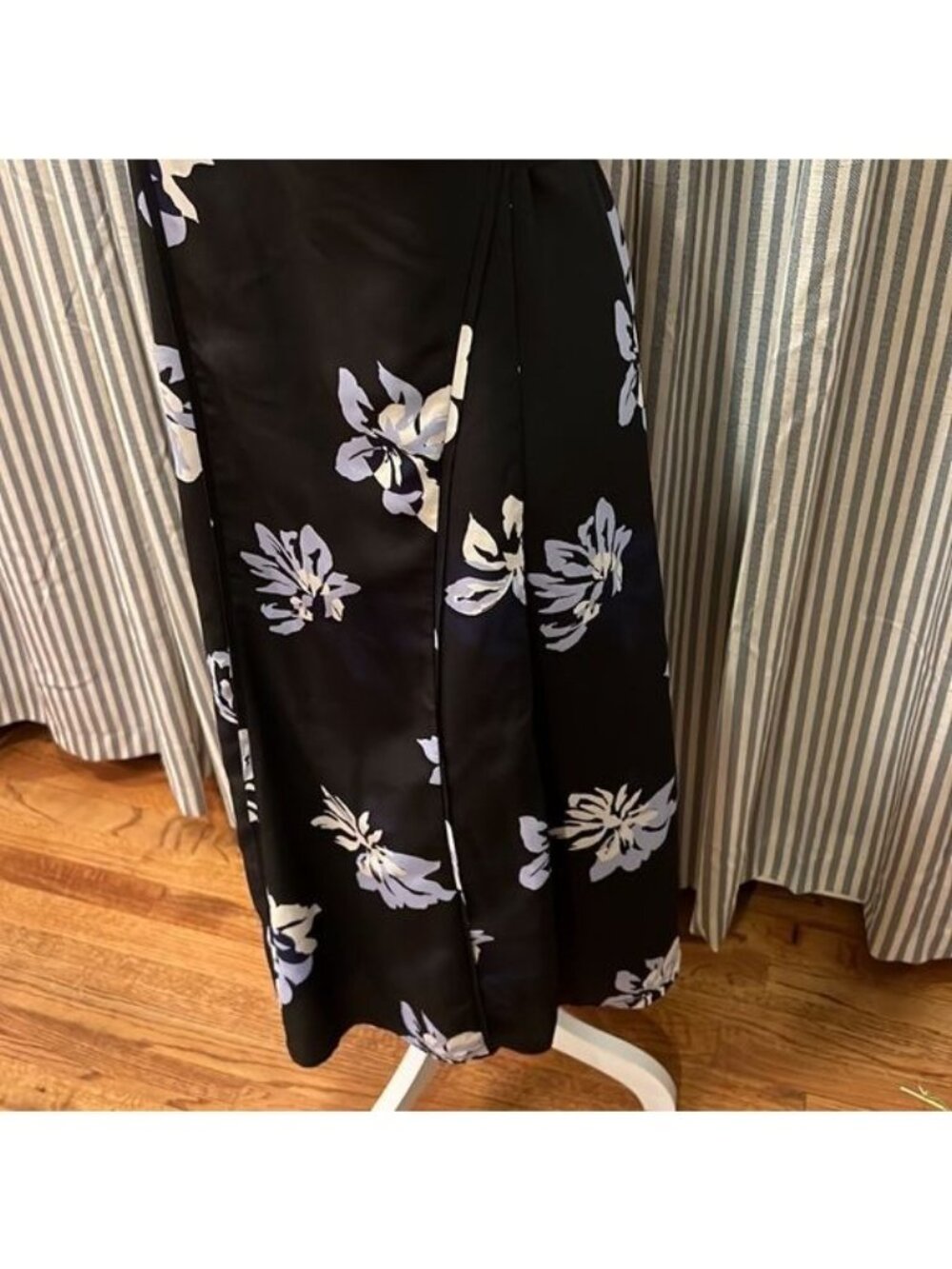 Banana Republic women’s wrap dress Size XS black floral print sleeveless - Picture 8 of 12